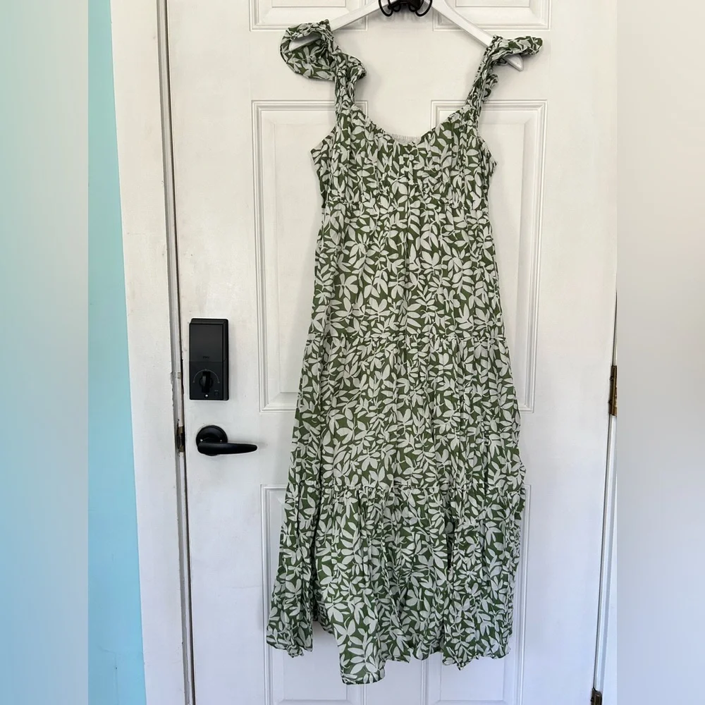 Abercrombie & Fitch Green and White Leaf-Print Maxi Dress